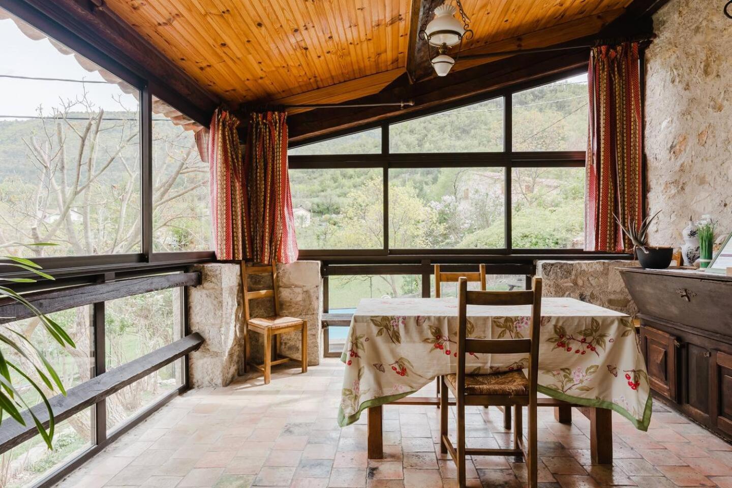 Chambres D'Hotes - La Maison De Julie Entrevaux Exteriér fotografie